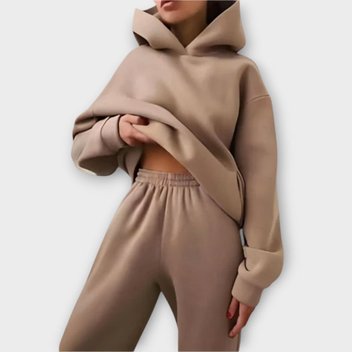 Kristine – Cosy Tracksuit
