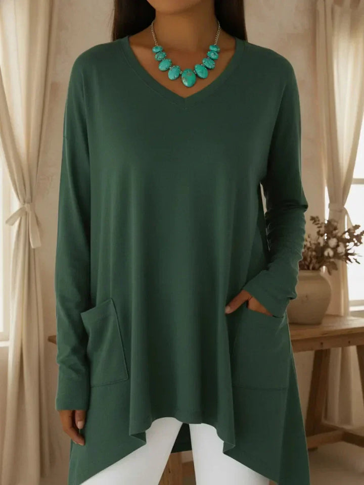 Lily – Loose Pullover with V-Neck