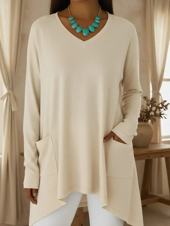 Lily – Loose Pullover with V-Neck